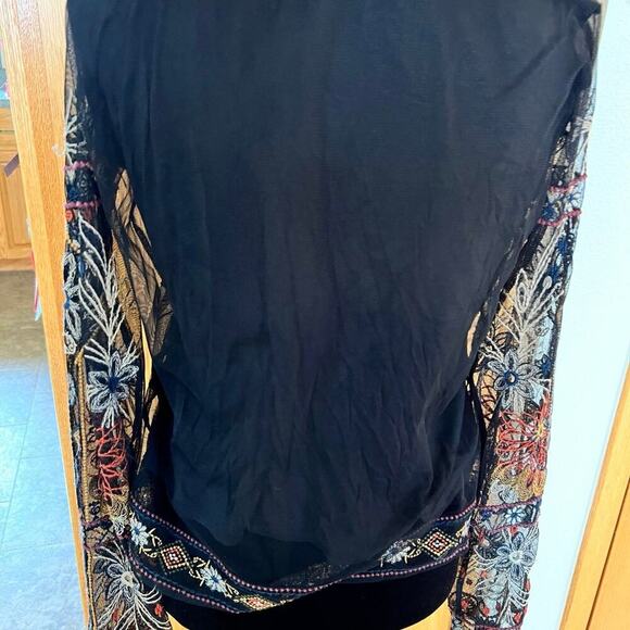 American Eagle Outfitters women’s embroidered top size S, black - Picture 7 of 9